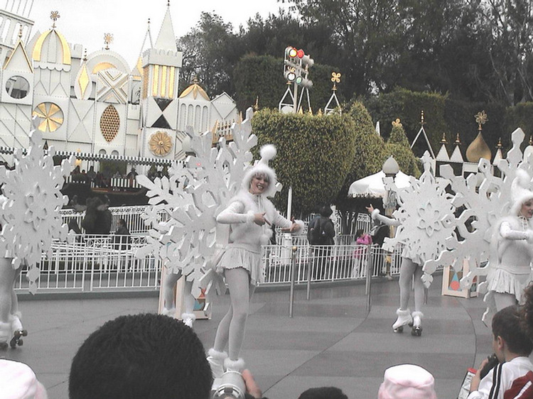 Disneyland Christmas Eve Parade 2002