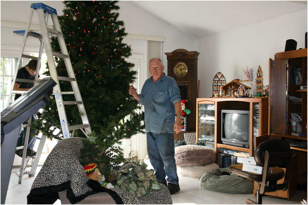 Decorating for Christmas 2006