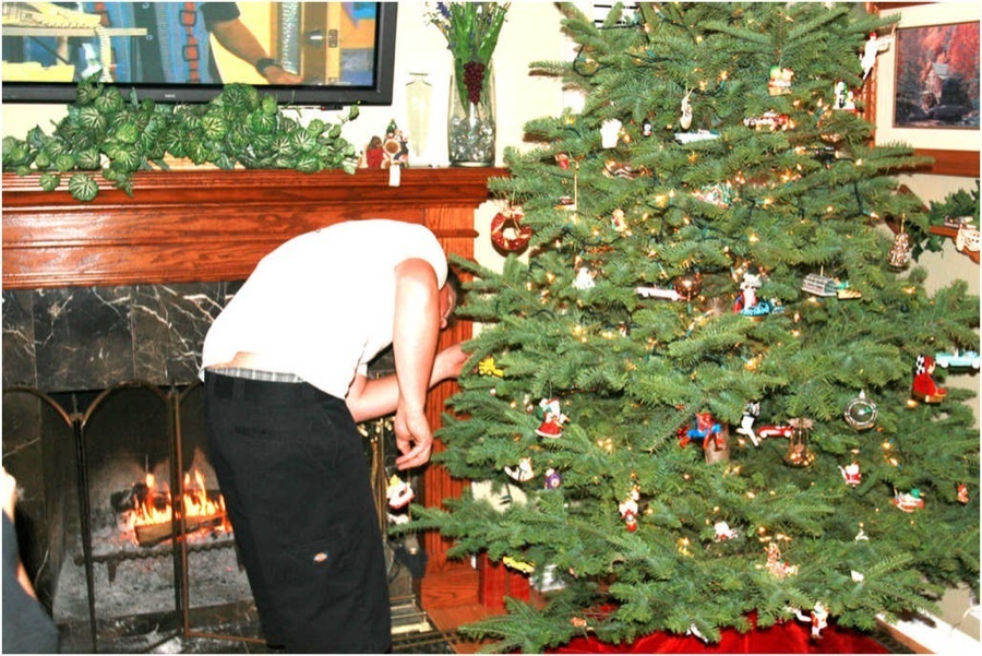 Mitch & Kids Decorate Their Tree