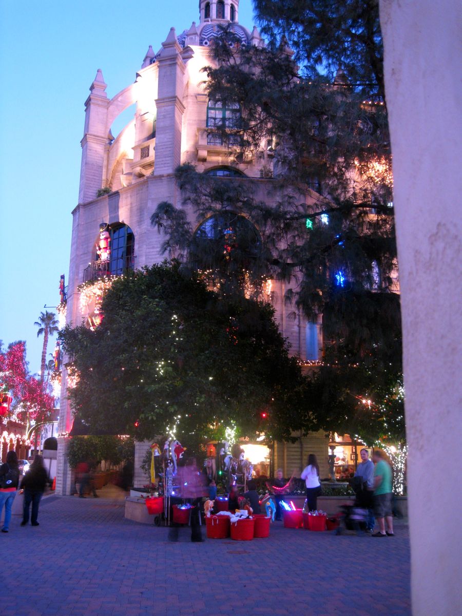 Mission Inn the day after Christmas 2011