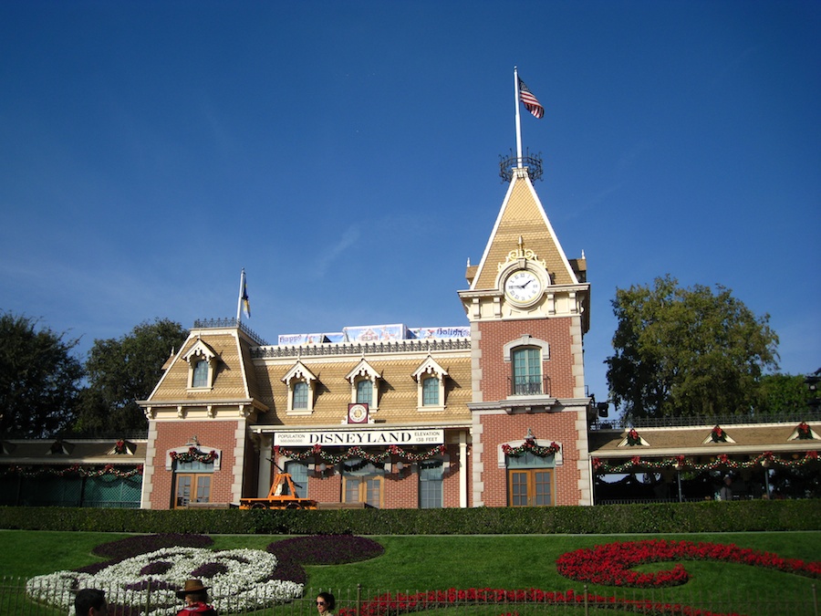 Celebrating Robin's Birthday at Diwneyland and California Adventure