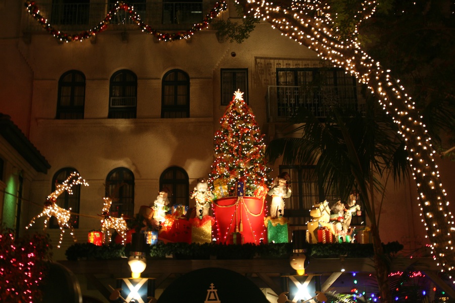 A visit to the Riverside Mission Inn with family December 2012