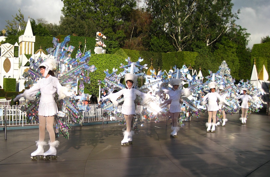 The Disneyland Christmas Eve  Parade  2012