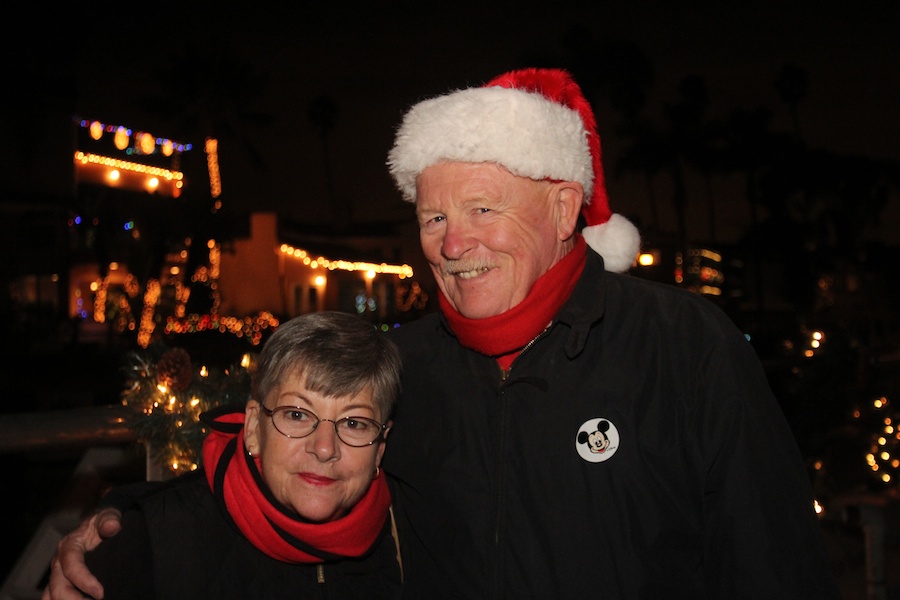 Walking through Naples to see the Christmas lights