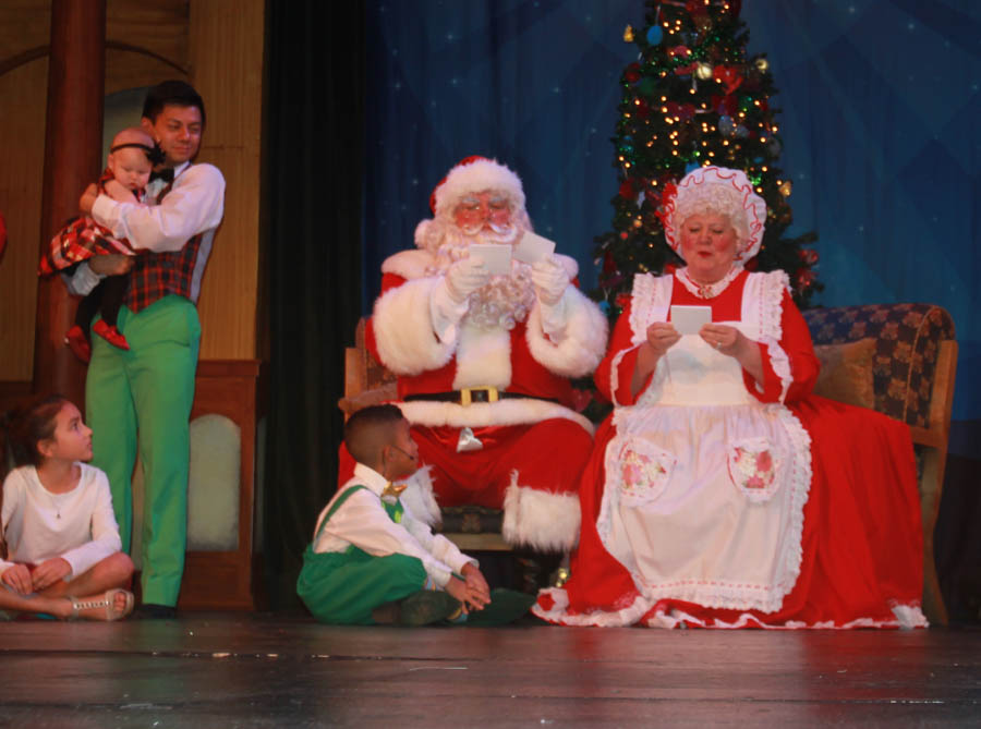 The 2014 Christmas Play gets underway