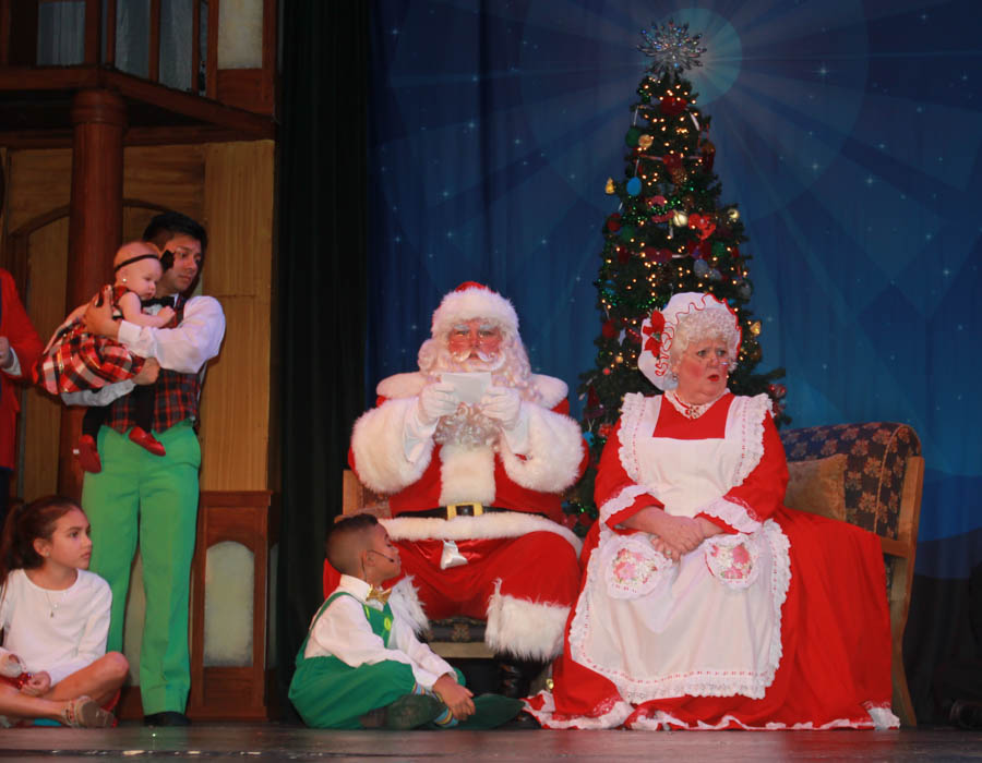 The 2014 Christmas Play gets underway