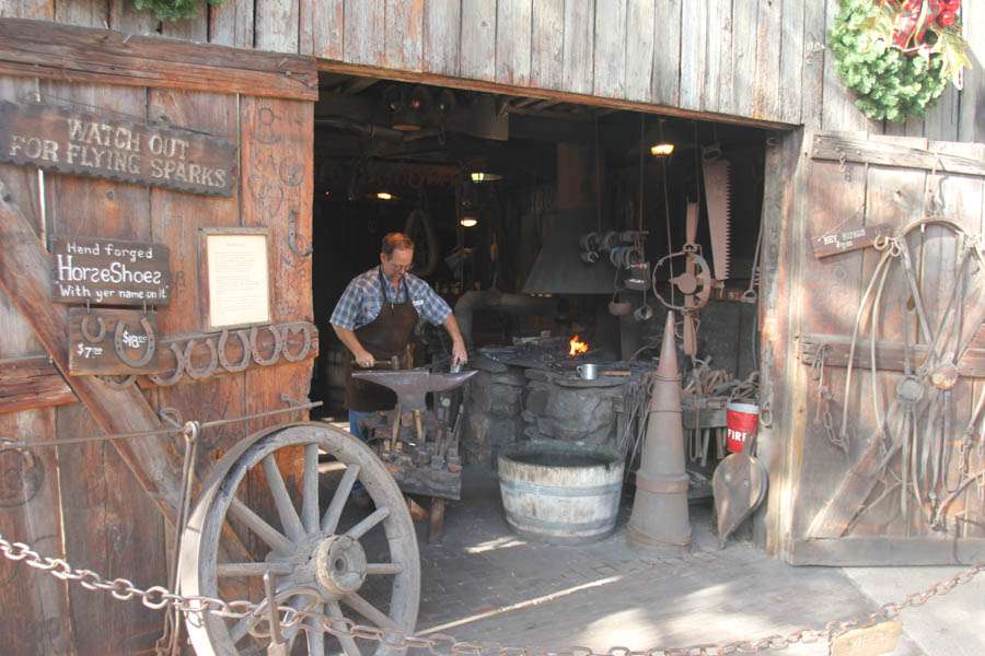 Christmastime visit to Knott's Berry Farm 2014