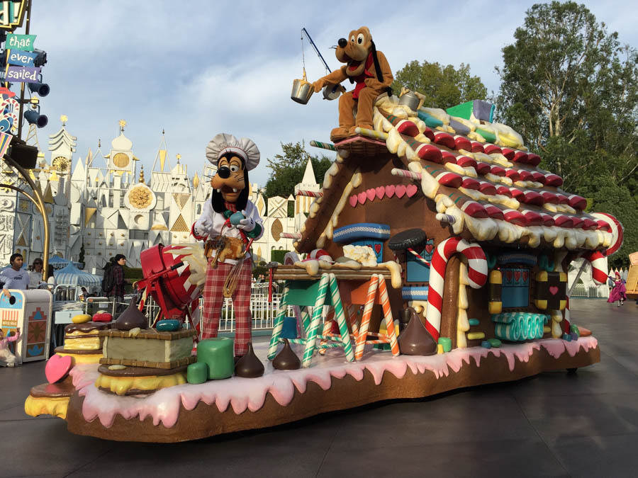 Christmas Eve Fantasy Parade at Disneyland 2014