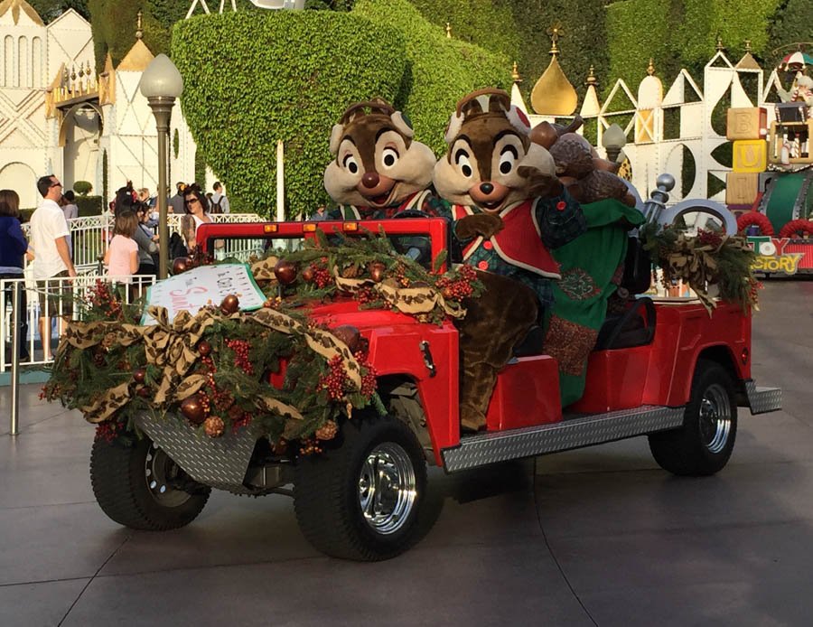 Christmas Eve Fantasy Parade at Disneyland 2014