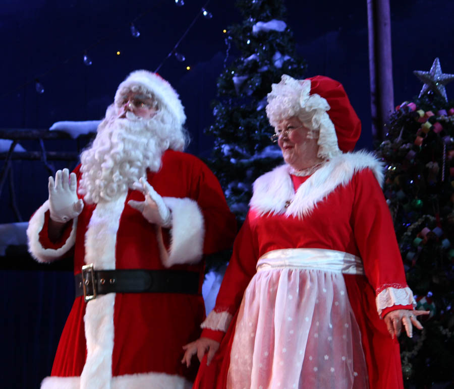 Santa gets help from the children at the 2015 Christmas Play