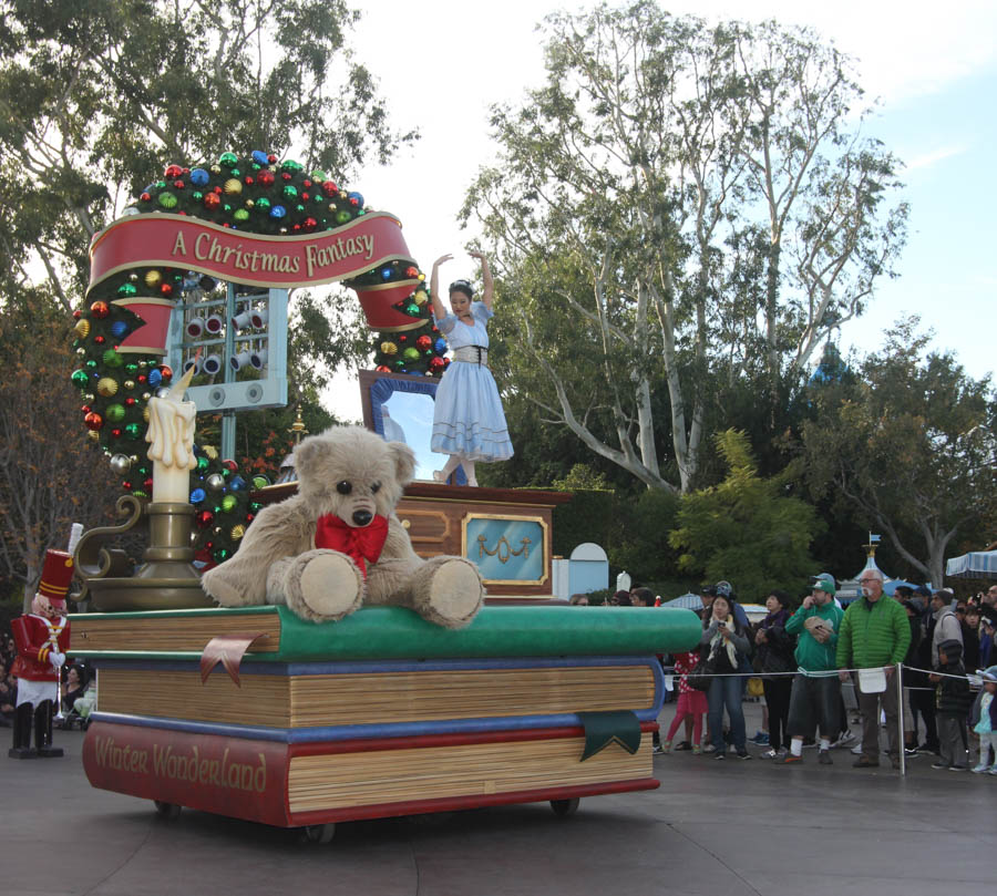 Disneyland Holiday Parade 12/24/2015