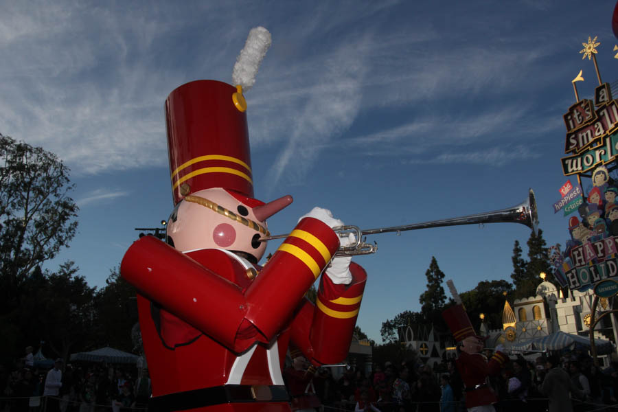 Disneyland Holiday Parade 12/24/2015