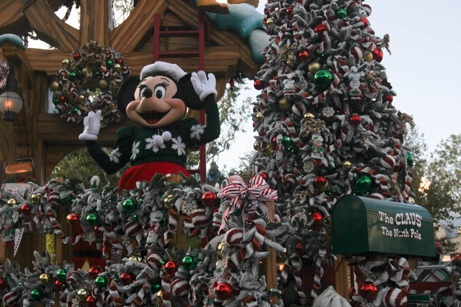 Disneyland Holiday Parade 12/24/2015