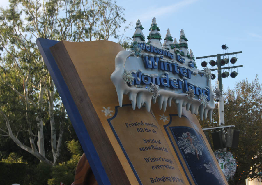 Disneyland Holiday Parade 12/24/2015