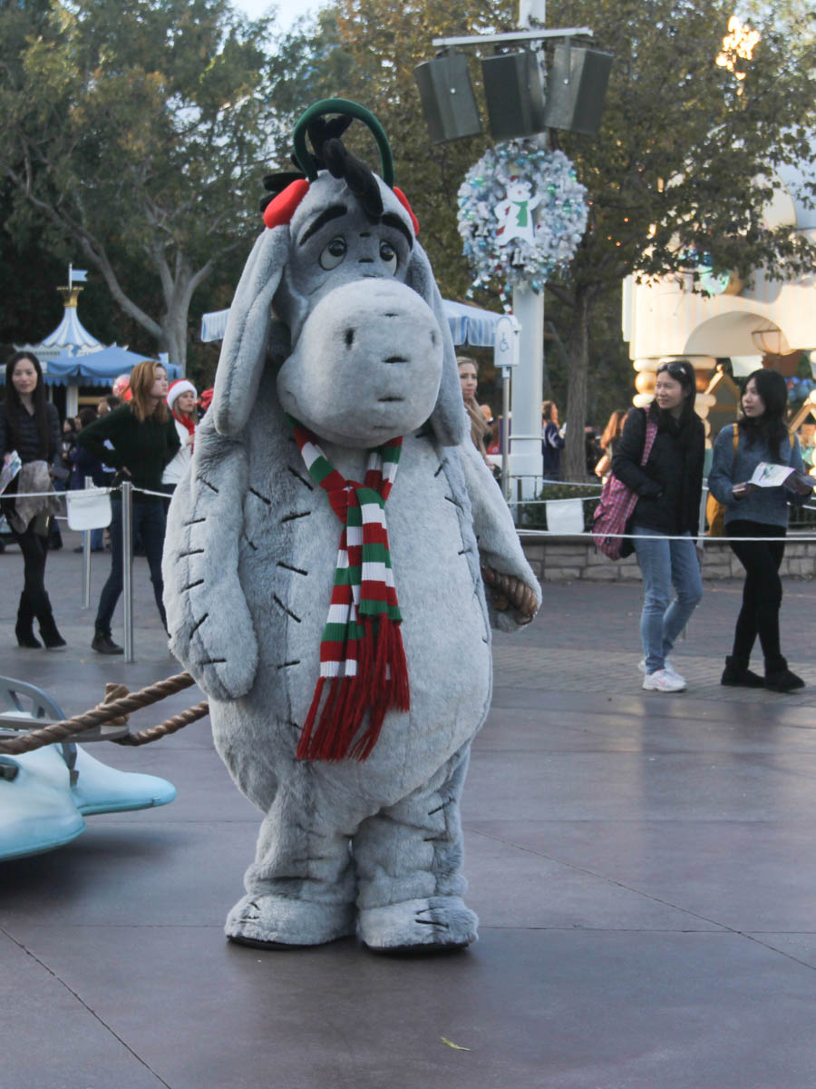 Disneyland Holiday Parade 12/24/2015