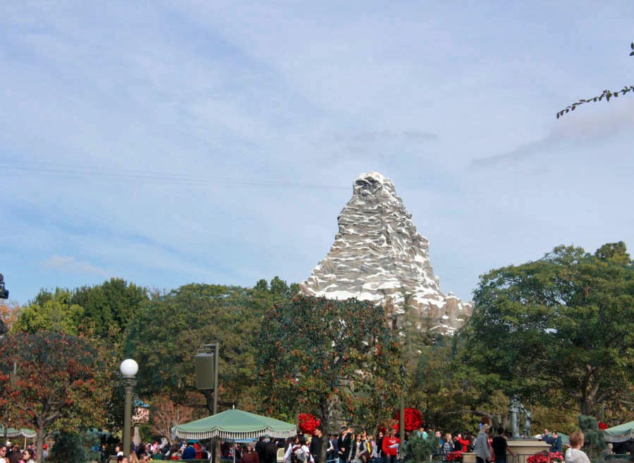 Breakfast at Disneyland and preparing for the Christmas Eve Tour 12/24/2015