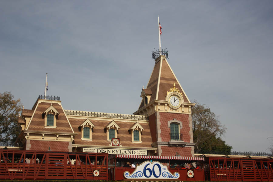 Breakfast at Disneyland and preparing for the Christmas Eve Tour 12/24/2015