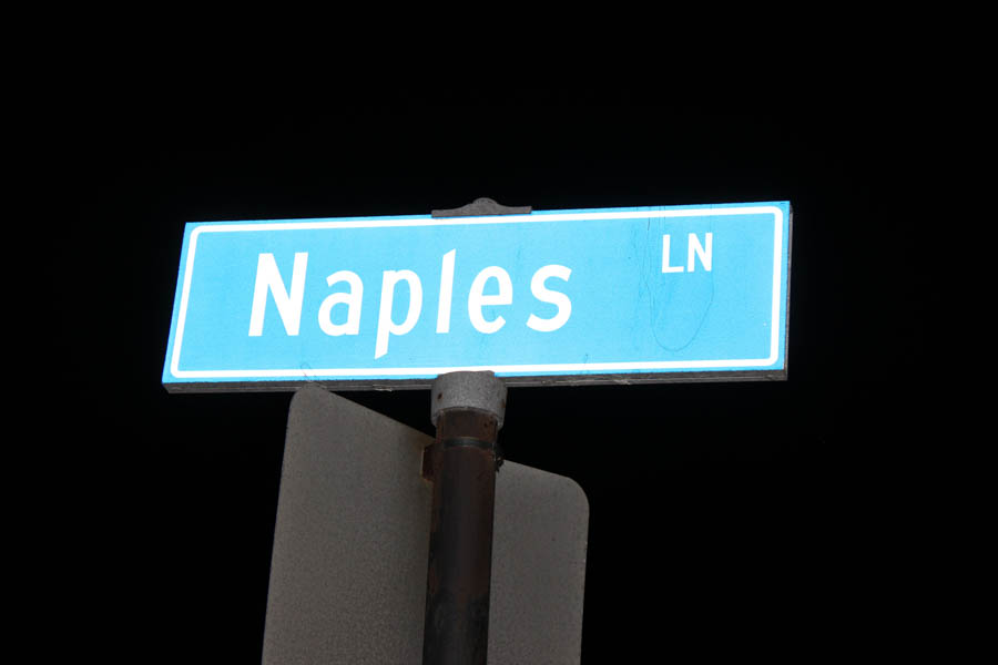 Walking around Naples seeing the Christmas lighting 12/20/2016