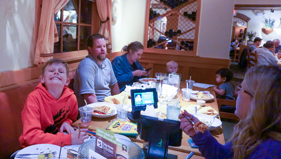 Family Dinner On The Fly At OLive Garden 12/12/2019