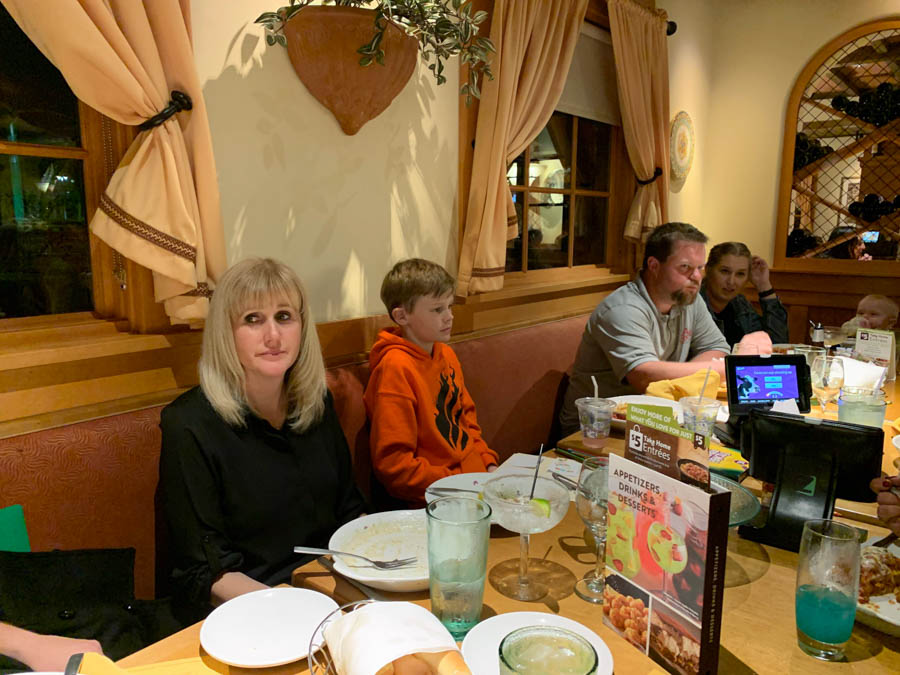 Family Dinner On The Fly At OLive Garden 12/12/2019