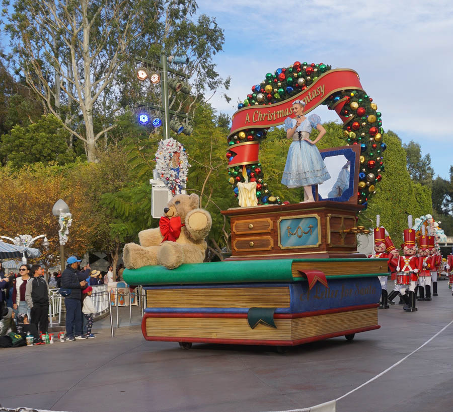 Disneyland Christmas Parade 12/24/2019