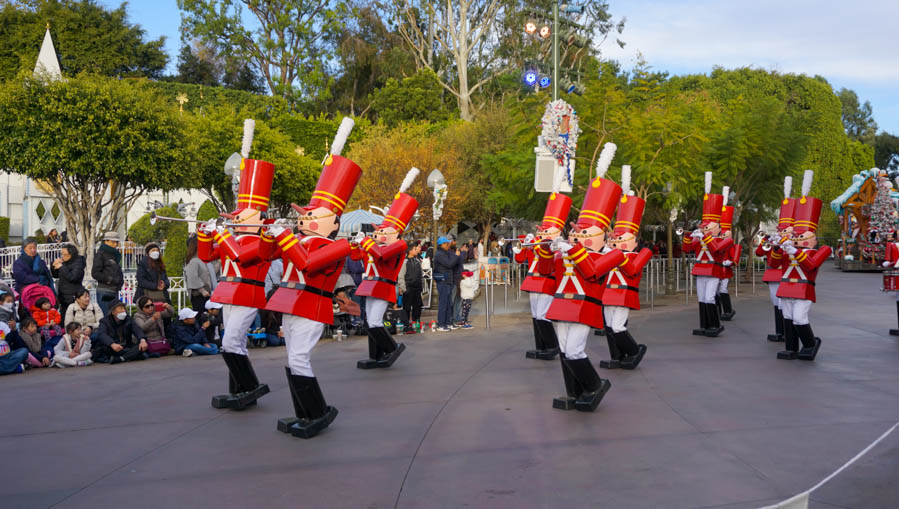 Disneyland Christmas Parade 12/24/2019