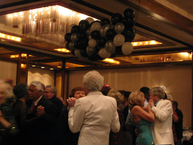 New Years Eve 2009 Dancing At The Marriott