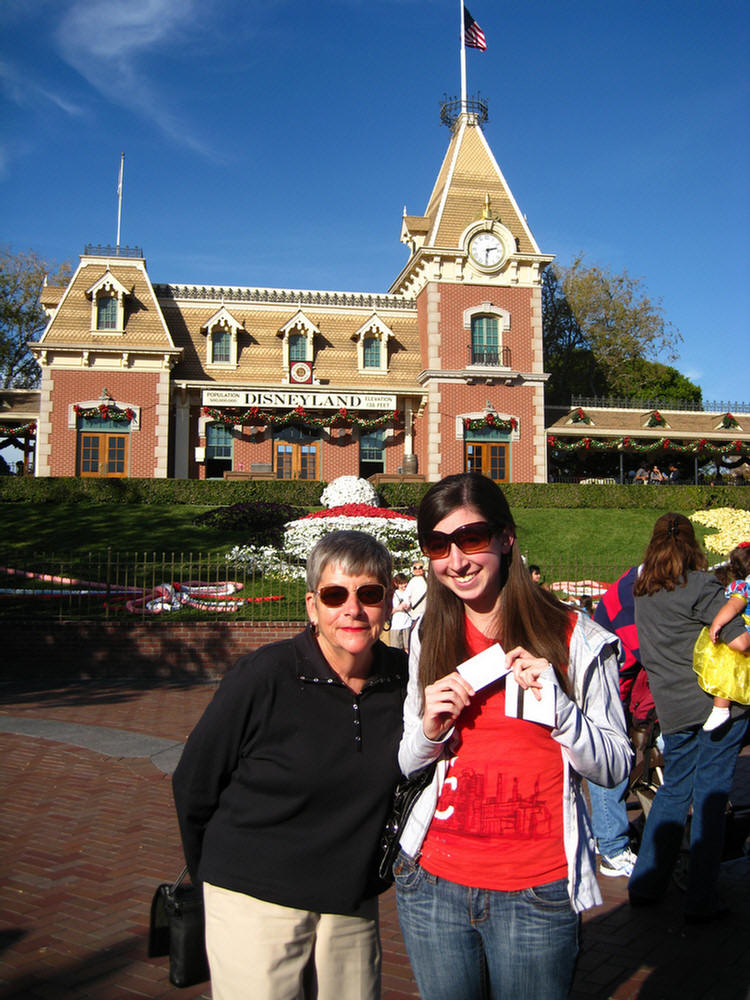 Disneyland Christmas Parade With Hannah