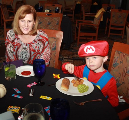 Brave Mario... Eating green Mac & Cheese