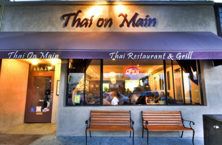 Great Thai dining on Main Street Seal Beach