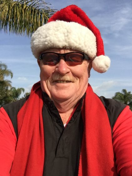 Santa plays golf...