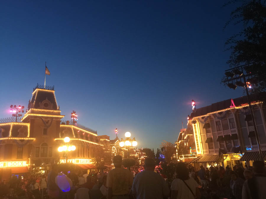 Disneyland of its 60th anniversary 7/17/2015