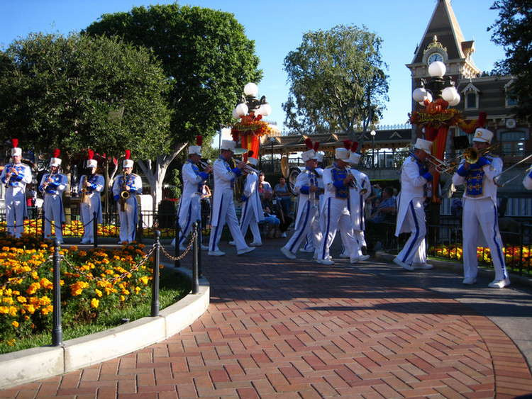 Disneyland Life Day 12 2009