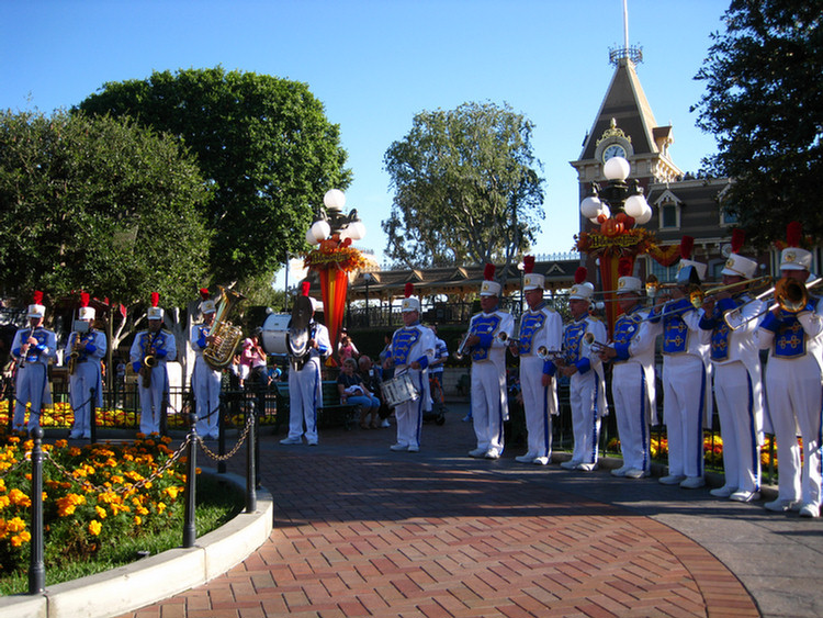 Disneyland Life Day 12 2009