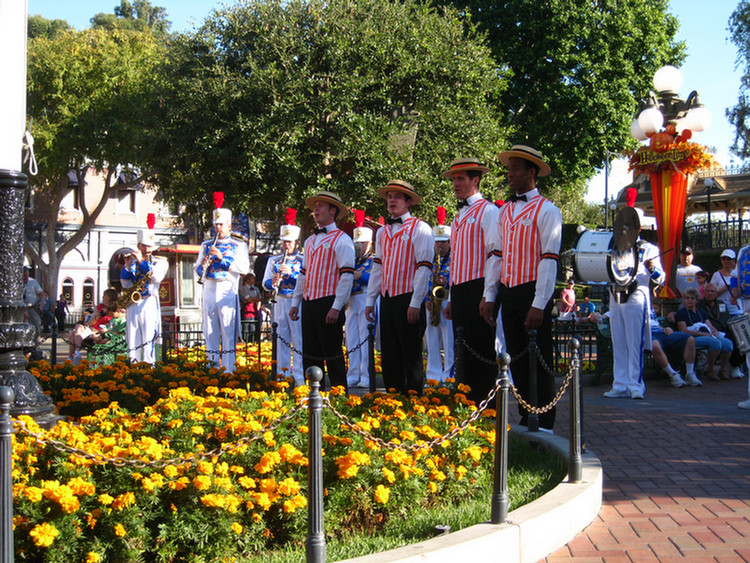 Disneyland Life Day 12 2009