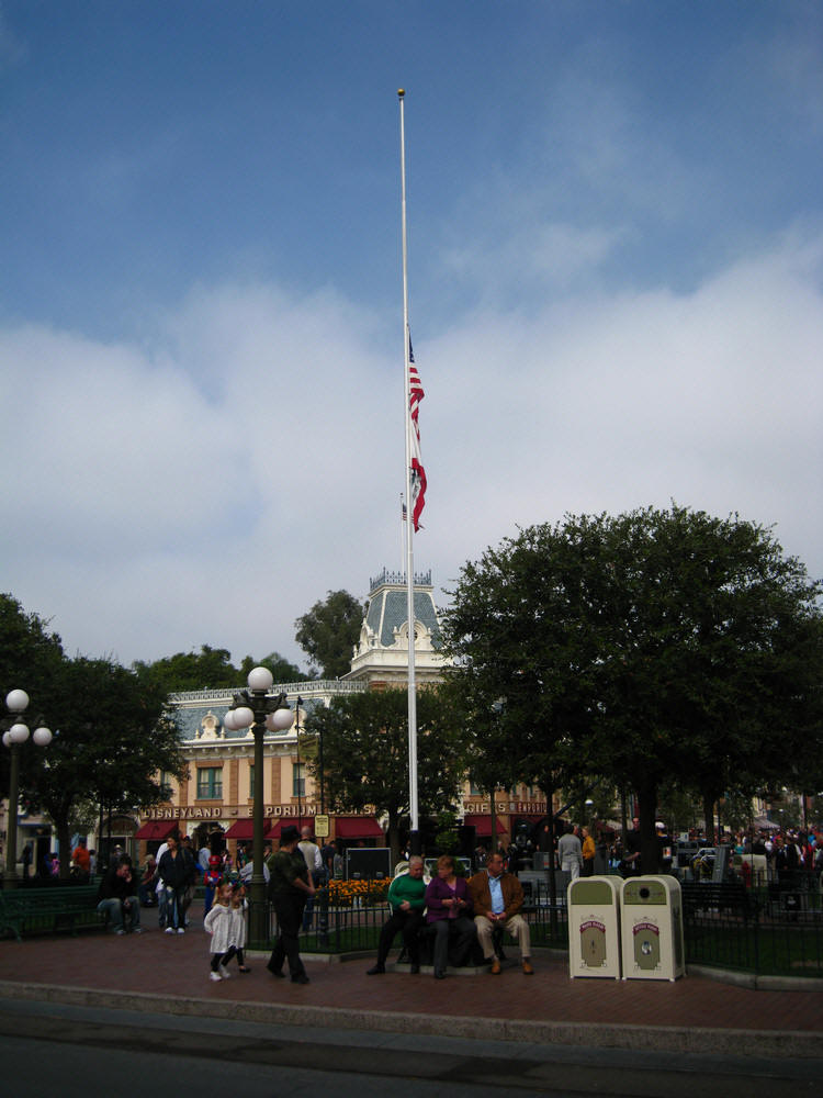 Theio's first visit to Disneyland