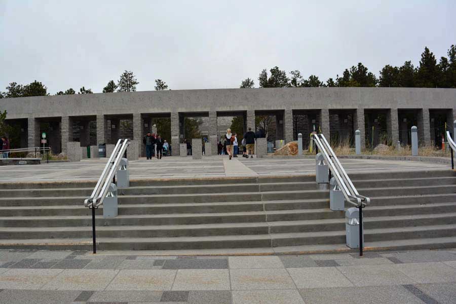 Kathy goes to Mount Rushmore