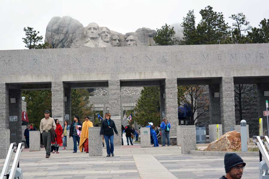 Kathy goes to Mount Rushmore