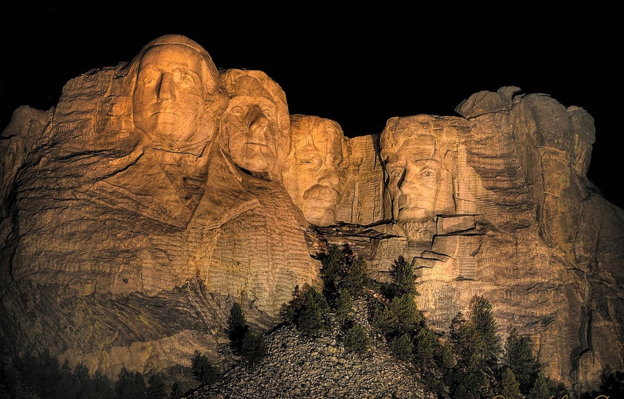 Kathy goes to Mount Rushmore