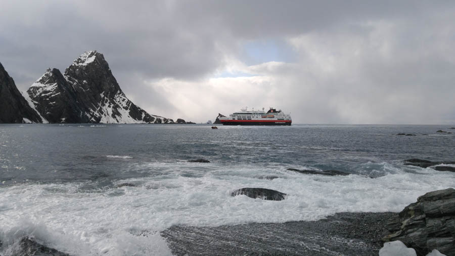 Visiting Elephant Island 12/9/2016