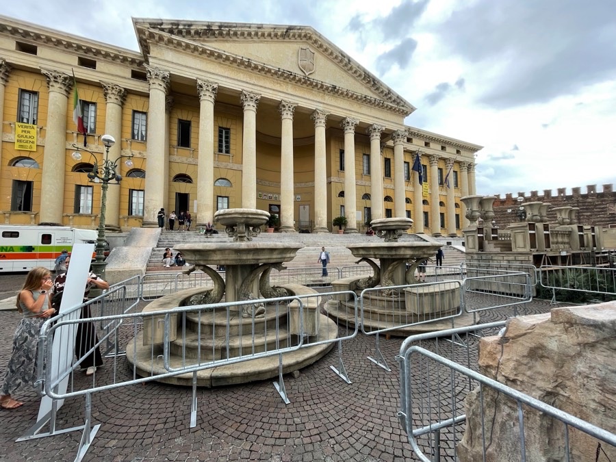 2025-09-11 Donna & BobTraveling To Tourin