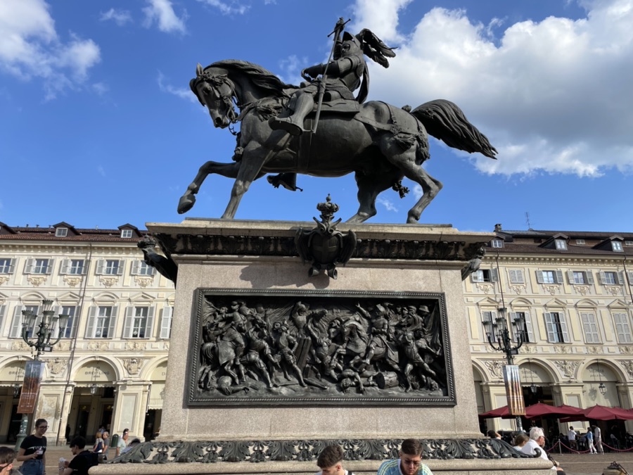 2025-09-11 Donna & BobTraveling To Tourin