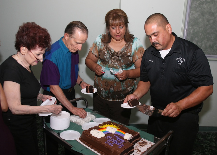 Del celebrates his birthday with friends at SAE