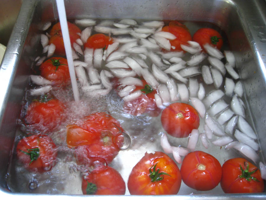 Making Tomato Sauce