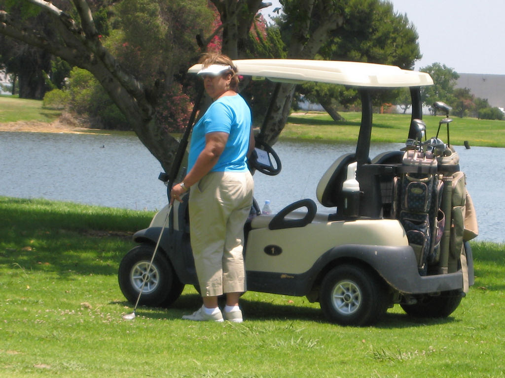 Vicky & Dell At Golf!