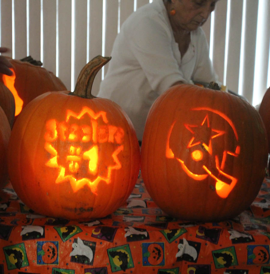 Pumpkin carving 10/25/2015