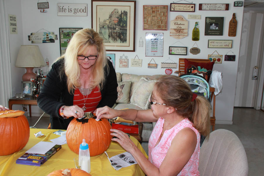 Pumpkin carving with family 10/29/2016