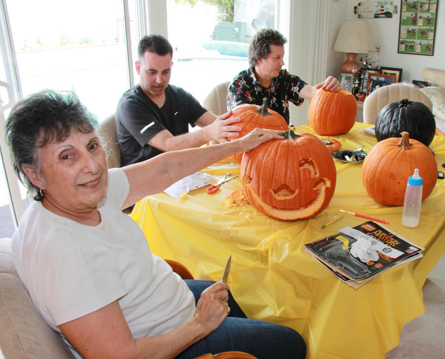 Pumpkin carving with family 10/29/2016