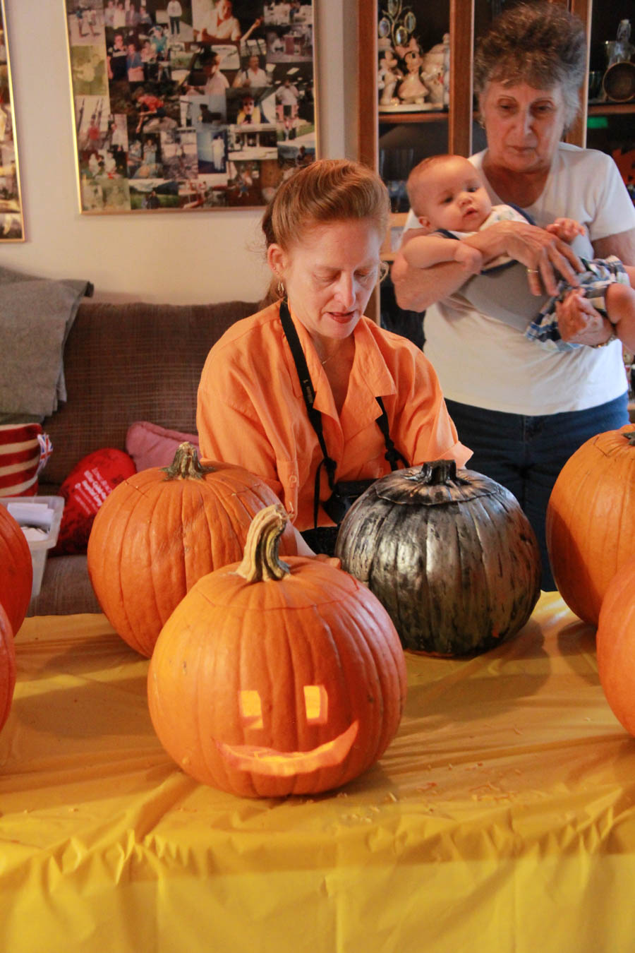 Pumpkin carving with family 10/29/2016