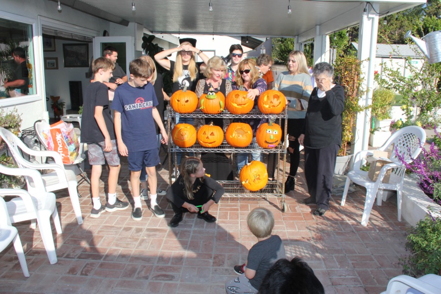 Pumpkin carving 2021 at Casa Valencia